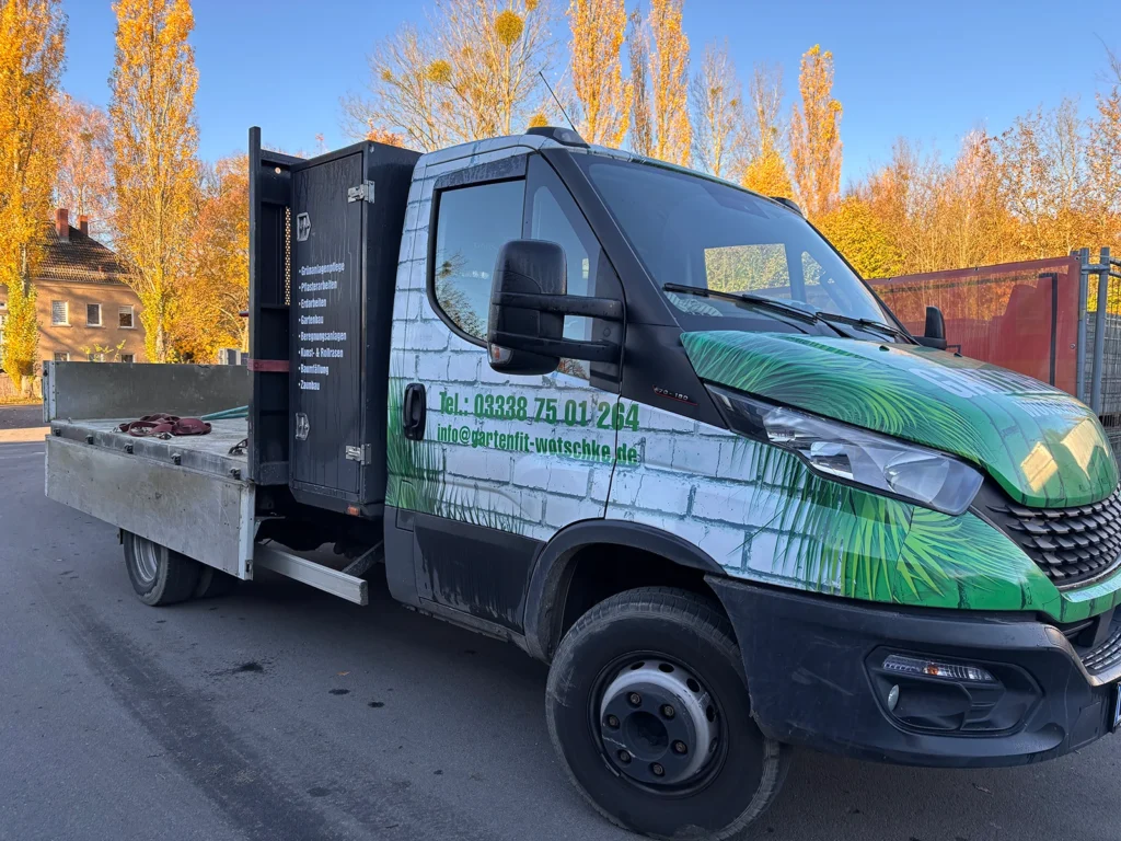 Gartenfit Wotschke - Baustellenfahrzeug mit unserer Werbung