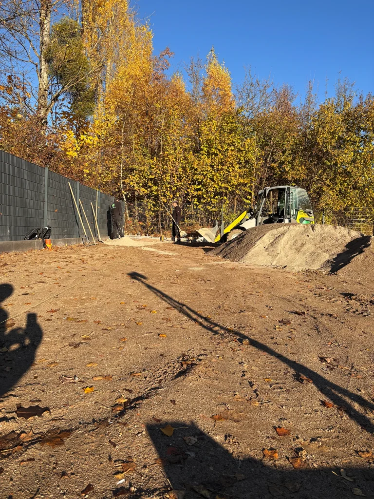 Gartenfit Wotschke - Mitarbeiter arbeiten auf der Baustelle