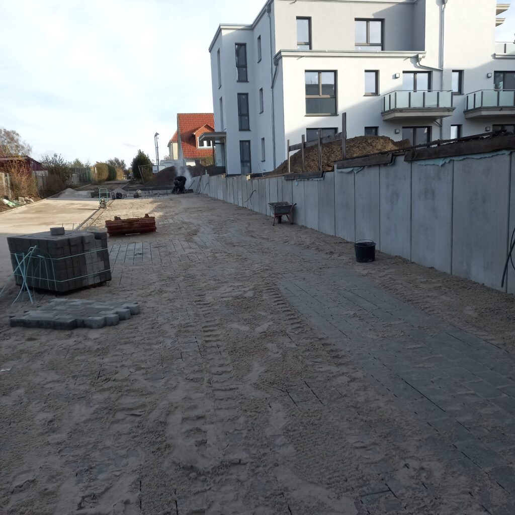 Gartenfit Wotschke - Pflasterarbeiten an einer Zufahrt