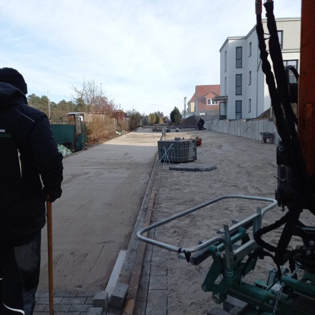 Gartenfit Wotschke - Pflasterarbeiten an einer Zufahrt