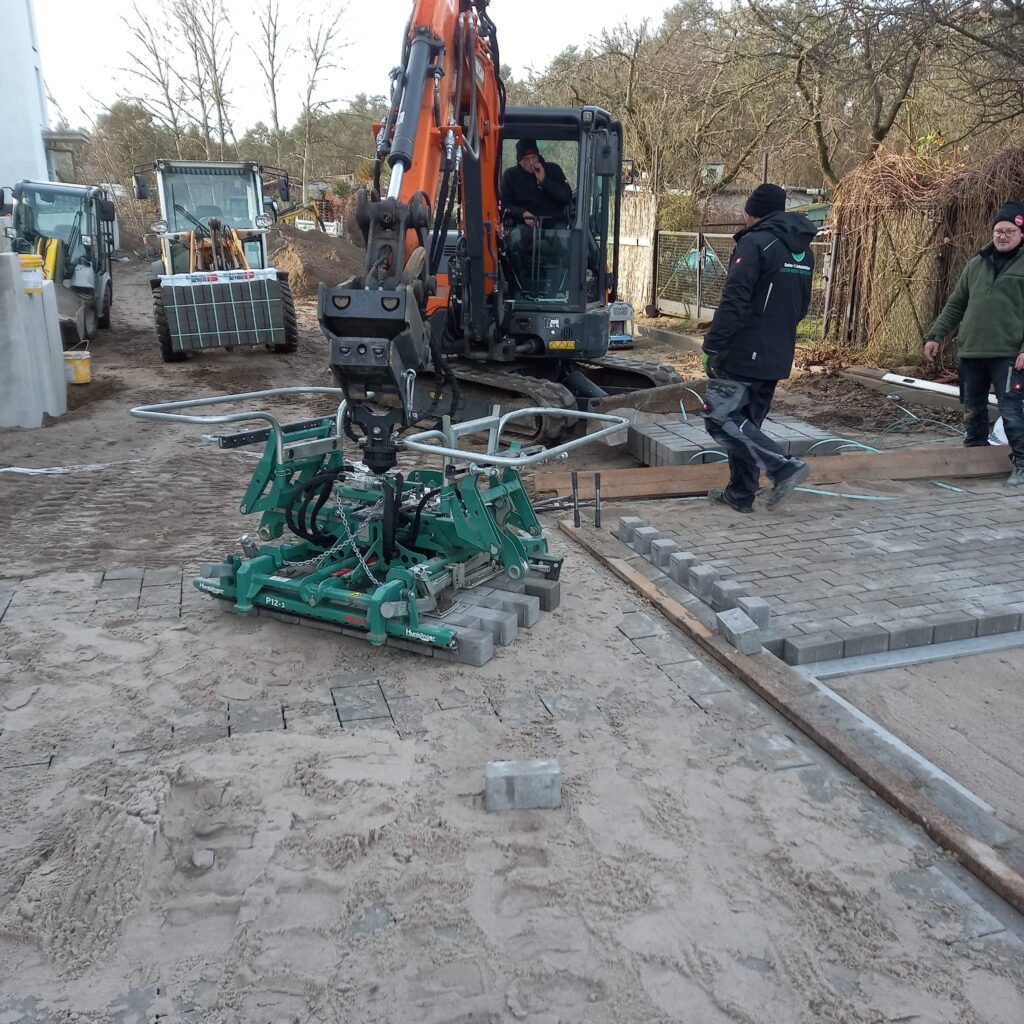 Gartenfit Wotschke - Pflasterarbeiten an einer Zufahrt